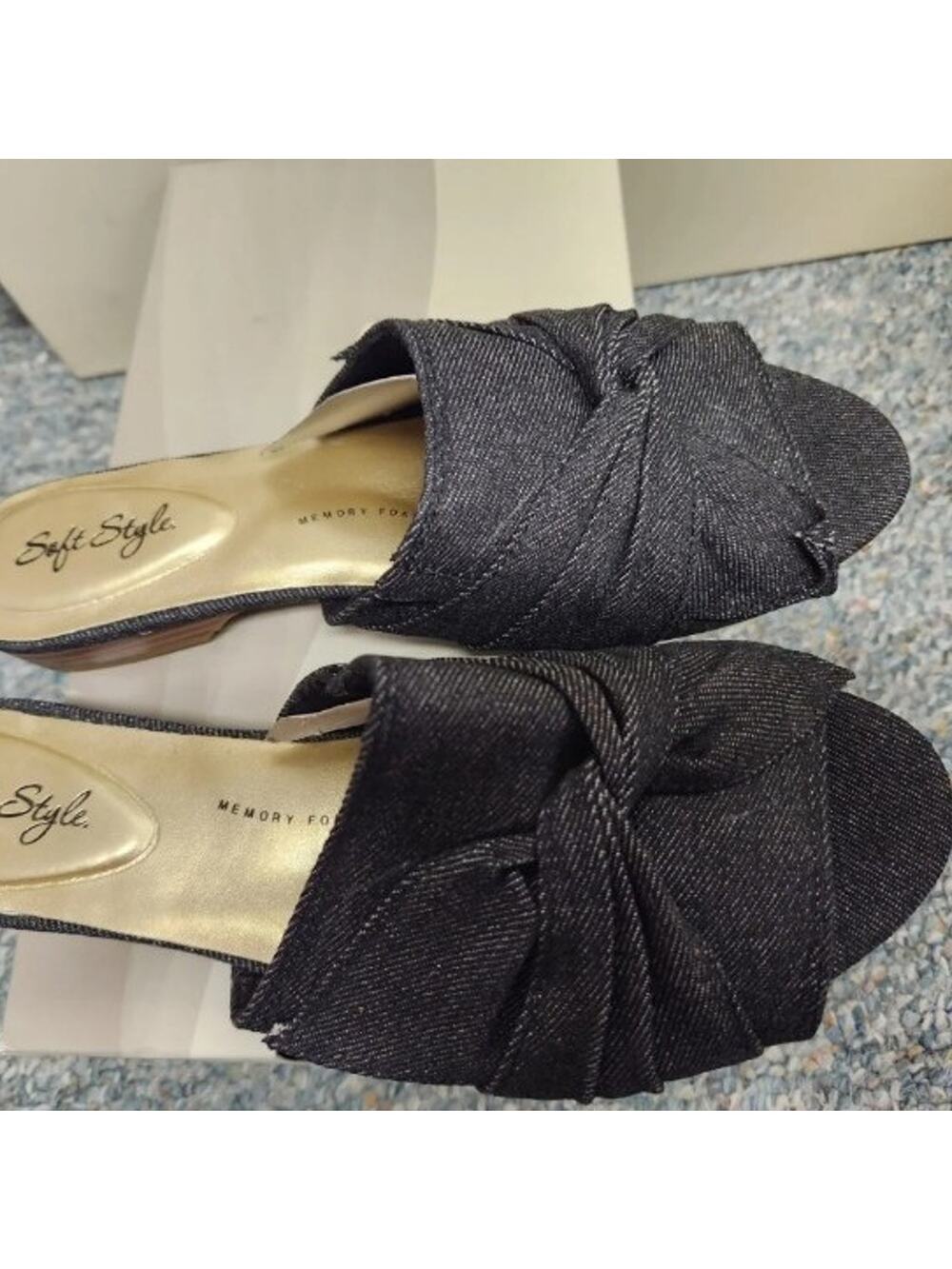 Soft Style Misti Women's Black Denim Sandals 7.5 Wide